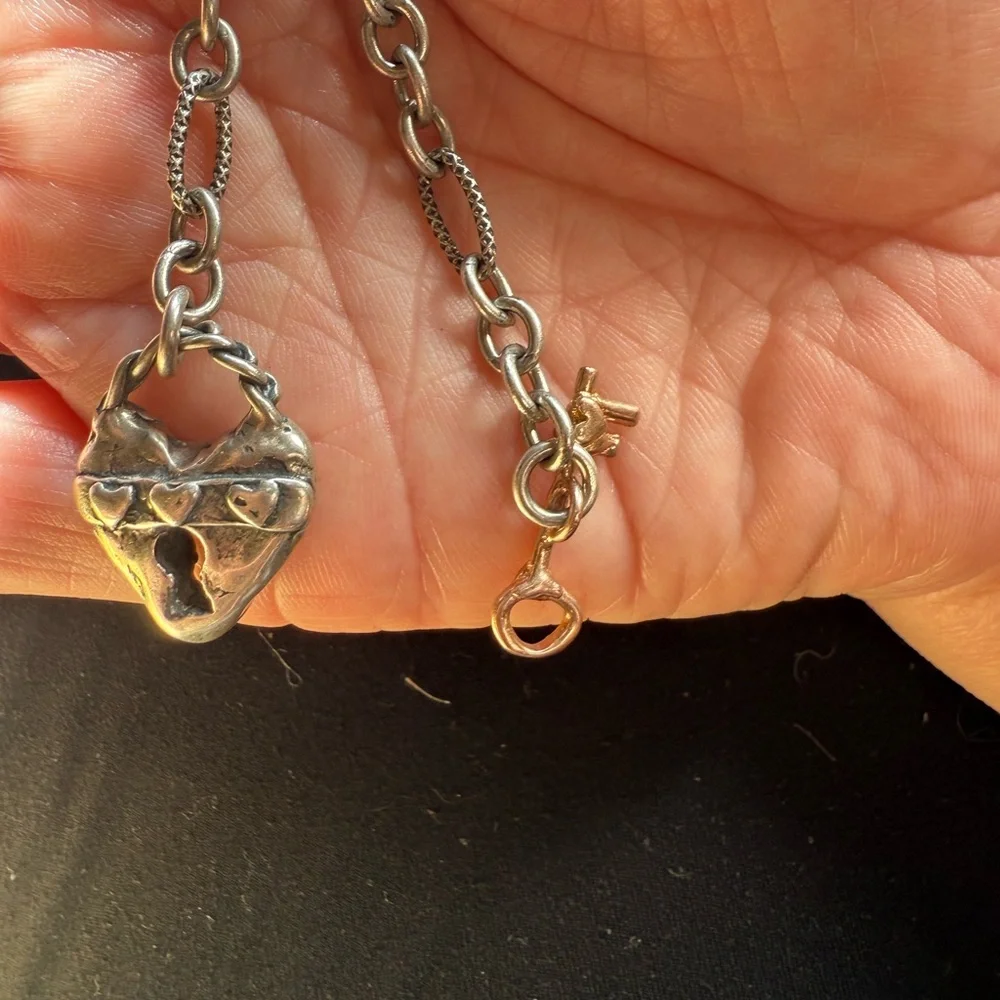 Elegant Silver Tone Heart Pendant‎ Necklace